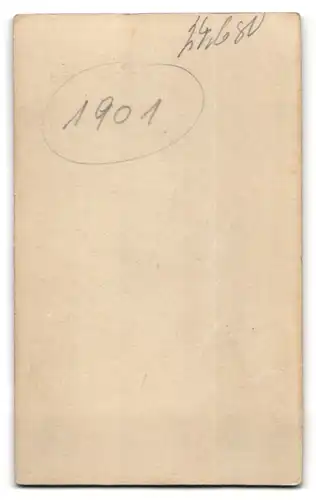 Fotografie Arthur Krüger, Berlin, Karlstrasse 23, Junge mit Reifen und Stab, 1901