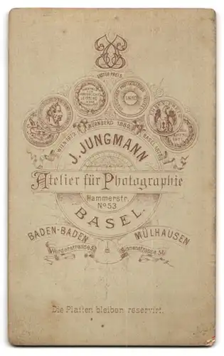 Fotografie J. Jungmann, Basel, Hammerstrasse 53, Bürgerliche Frau mit strenger Frisur