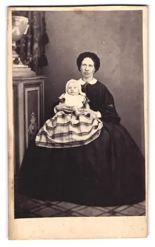 Fotografie Wilhelmine Schönwald geb. Hartmann mit Tochter Frederike