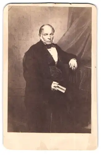 Fotografie Portrait Hr. Fieder im Anzug mit Fliege um 1861