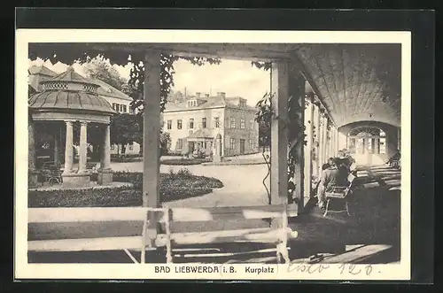 AK Bad Liebwerda / Lazne Libverda, Kurplatz des Kurhotels