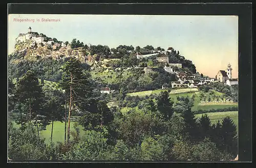 AK Riegersburg, Burg auf Hang vor Häusern