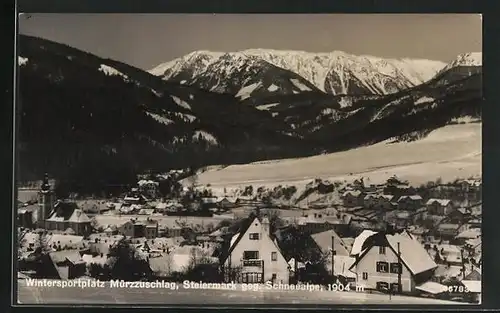 AK Mürzzuschlag, Ortsansicht mit Wintersportplatz mit Blick gegen Schneealp