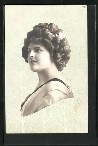 AK Dame mit gelocktem Haar, Jugendstil