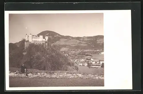 Foto-AK Salzburg, Blick aus dem Umland auf Hohensalzburg