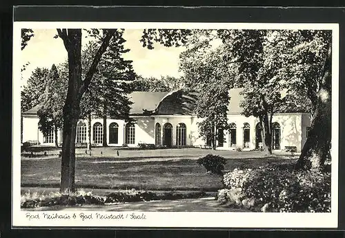 AK Bad Neuhaus / Saale, Parkanlage mit Gebäude