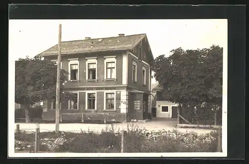 Foto-AK Salzburg, Ortspartie mit Gasthaus
