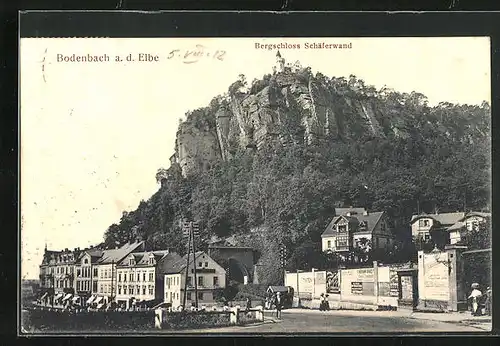 AK Tetschen-Bodenbach / Decin, Bergschloss Schäferwand, Strassenpartie im Ort