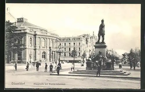 AK Düsseldorf, Alleestrasse mit Bismarckdenkmal