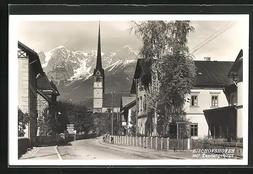 AK Bischofshofen, Strassenpartie mit Kirche und Tennengebirge