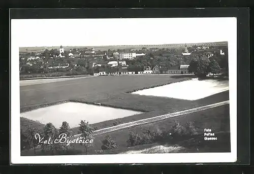 AK Velká Bystrice, Panorama mit Rückhaltebrücke