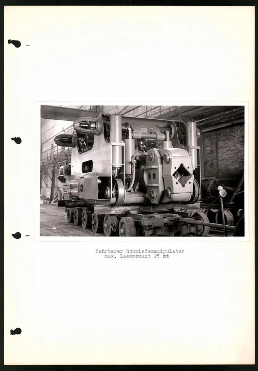 Fotoalbum mit 84 Fotografien Industrie-Werke Karlsruhe AG, Maschinen - und Anlagen Fabrikation, Getriebe, Walzwerke u.a. 21