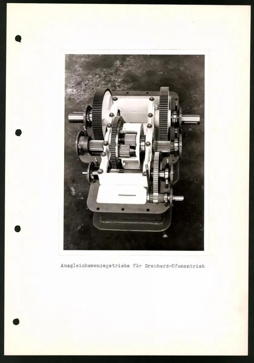 Fotoalbum mit 84 Fotografien Industrie-Werke Karlsruhe AG, Maschinen - und Anlagen Fabrikation, Getriebe, Walzwerke u.a. 33