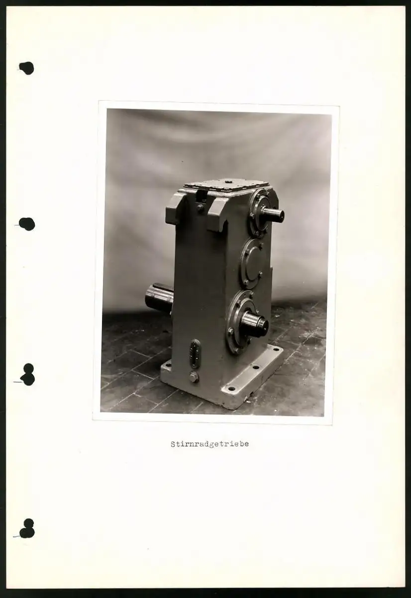 Fotoalbum mit 84 Fotografien Industrie-Werke Karlsruhe AG, Maschinen - und Anlagen Fabrikation, Getriebe, Walzwerke u.a. 40