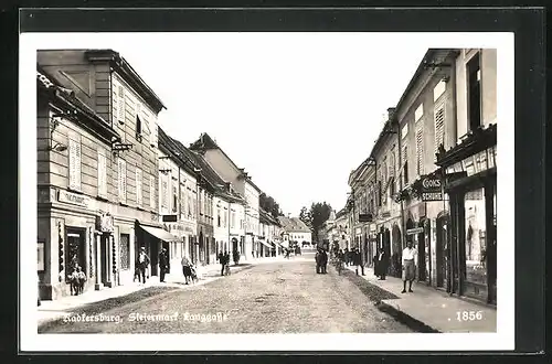 AK Radkersburg, Blick in belebte Strasse Langgasse