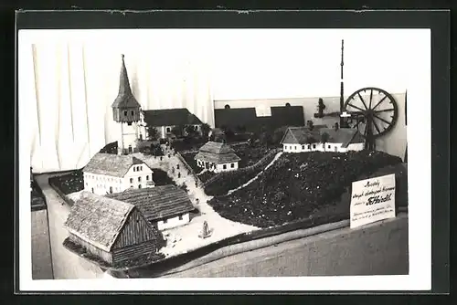 Foto-AK Hronov, Ortspartie mit Kirche, Modellbau