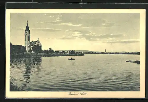 AK Dux / Duchcov, Boote auf dem See, Blick zur Kirche