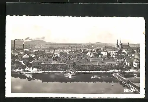 AK Dux / Duchcov, Teilansicht der Stadt mit Schornsteinen