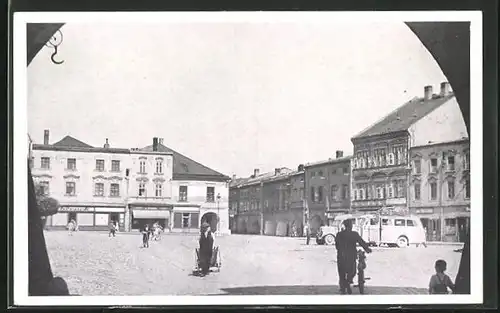 AK Leipnik /Lipnik, Blick auf den belebten Marktplatz