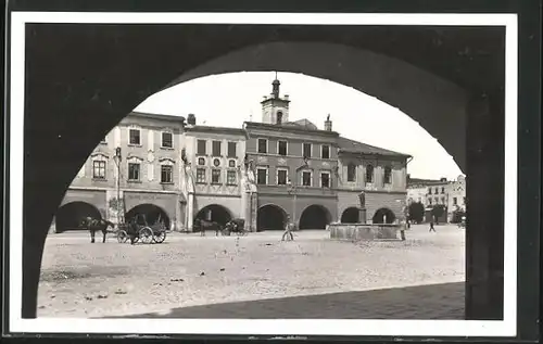 AK Leipnik /Lipnik, Námesti, Blick aus Arkaden auf den Marktplatz