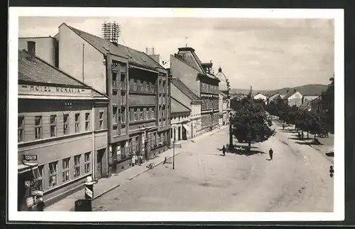 AK Mährisch Weisskirchen, Strassenpartie mit Hotel Moravia