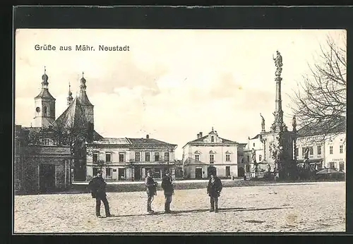 AK Mähr. Neustadt, Ortspartie mit Denkmal