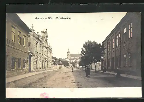 AK Mähr. Weisskirchen, Strassenpartie gegen Kirche