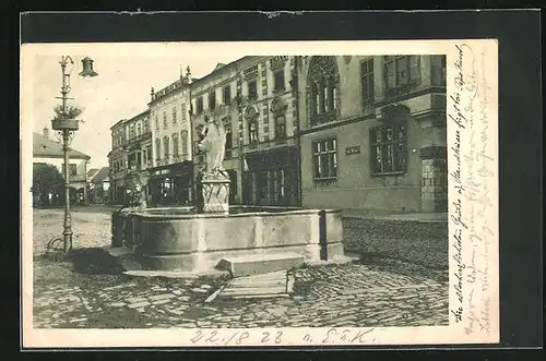 AK Mähr-Neustadt, Stadtplatz mit Brunnen