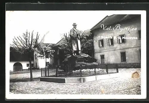 AK Vel. Bystrice, Pomnik T. G. Masaryka