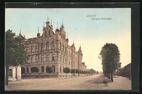 AK Leipnik, Bepflanzte Strasse an der deutschen Realschule