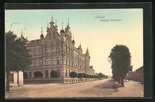 AK Leipnik, Strassenpartie mit deutscher Realschule