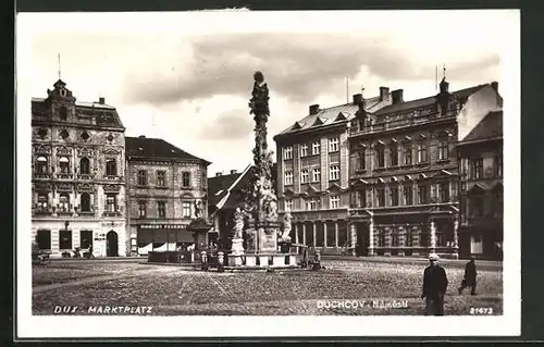 AK Dux / Duchcov, Marktplatz, Dreifaltigkeitssäule