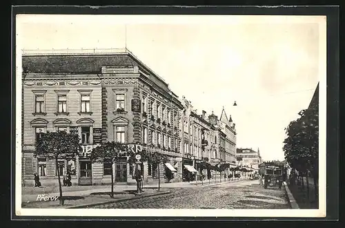 AK Prerau /Prerov, Strassenpartie mit Bus