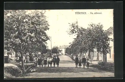 AK Tesetice, Na zabrani, Strassenpartie mit Schulkindern