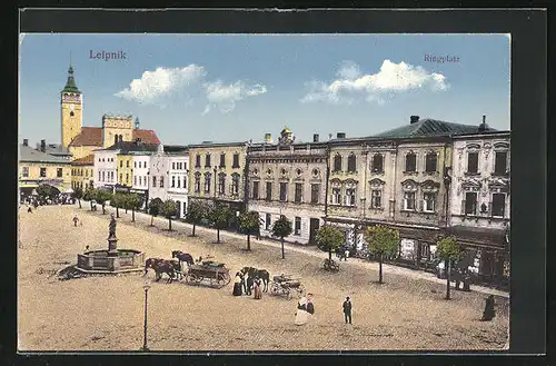 AK Leipnik, Ringplatz mit Brunnen