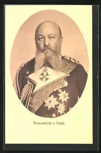 AK Kapitän Grossadmiral v. Tirpitz mit Abzeichen an seiner Uniform
