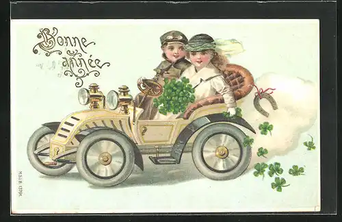 Präge-AK Neujahrsgruss, Mann und Frau im Auto mit Glücksklee