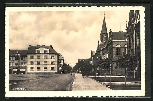 AK Oderberg, Strassenpartie mit Gebäudeansicht