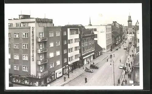 AK Pardubice, Strassenpartie mit Geschäften