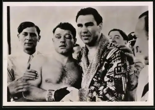Fotografie Schwergewichtsboxer Max Schmeling nach dem Kampf um die Europameisterschaft gegen Adolf Heuser 1939