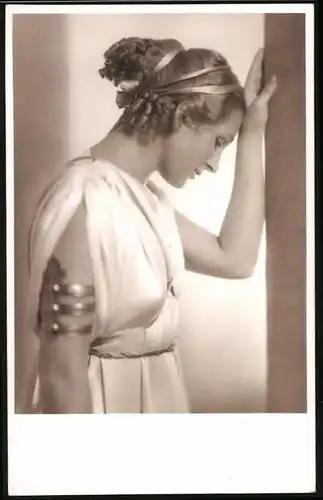 Fotografie Franz Xaver Setzer, Wien, Portrait Theaterschauspielerin Bühnenszene in Peikles