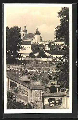 AK Hranice na Morave, Blick über den Fluss zur Kirche, Waschfrauen