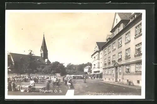 AK Trzynietz /O.-S., Ortspartie mit Kirche