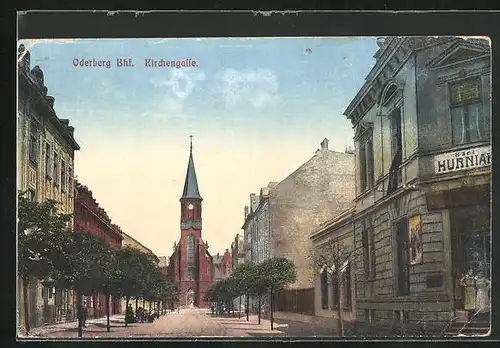 AK Oderberg, Strasse Kirchengasse mit Kirche