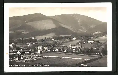 AK Ostravice, Hotel Freud, Pozadi Smrk, Ortsansicht mit Umgebung