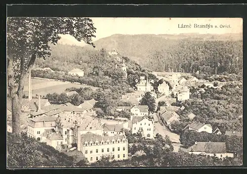 AK Brandeis (No) / Brandys (No), Ortsansicht mit Wald aus der Vogelschau