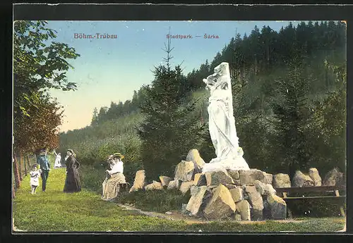 AK Böhm.-Trübau, Stadtpark mit Statue