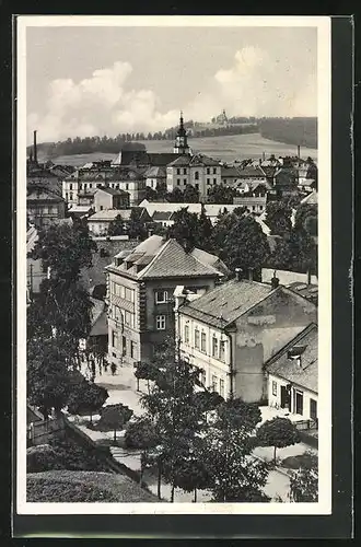 AK Freudenthal /Ostsudetenland, Strassenpartie mit Gebäudeansicht