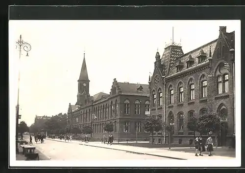 AK Neu-Oderberg, Strassenpartie an der Kirche