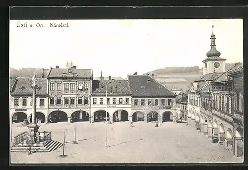 AK Ústi nad Orlici, Námesti, Marktplatz im Sonnenschein